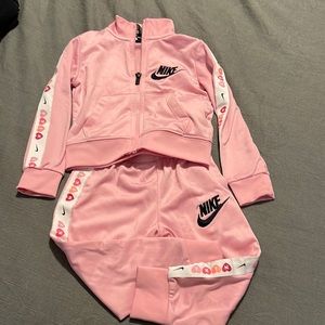 Nike toddler pink set